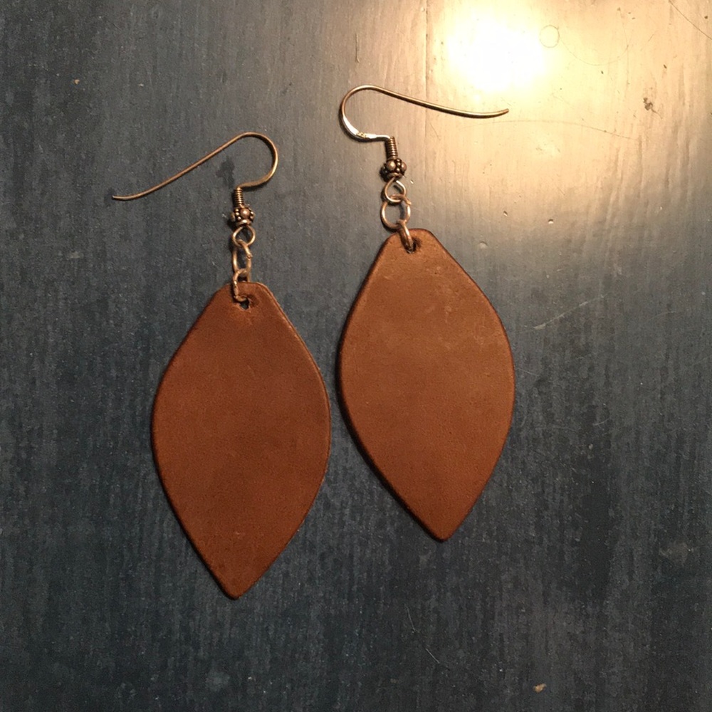 Handmade leather earrings. Brown. OS